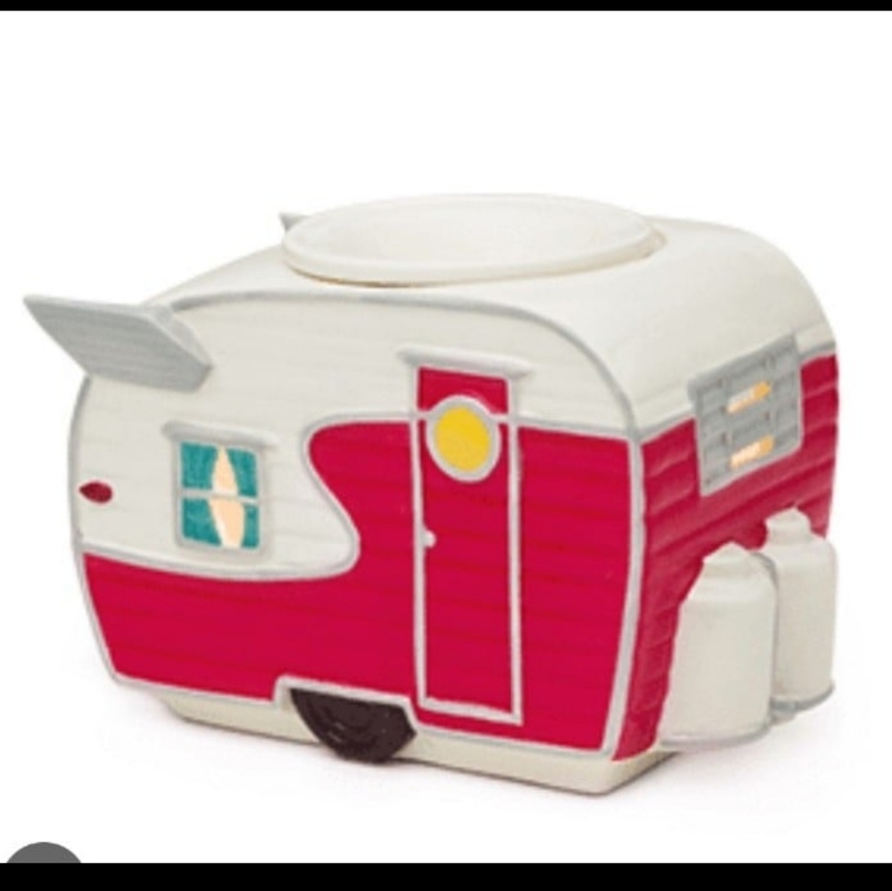 Scentsy full size warmer Road less Traveled